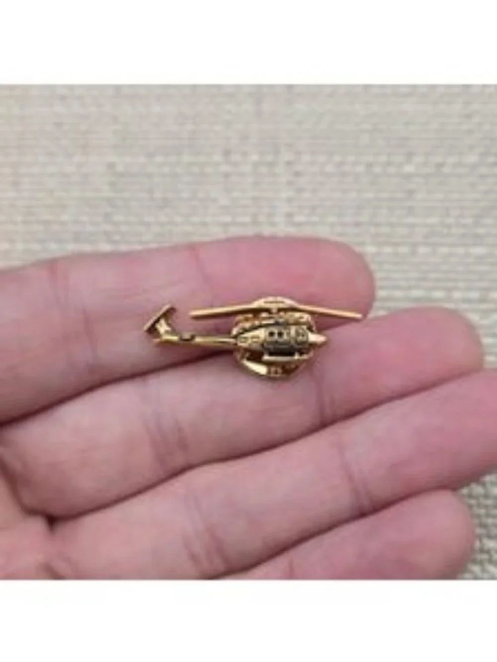 Vintage Helicopter Aviator Military Aircraft Lapel Collectible Pin A8383